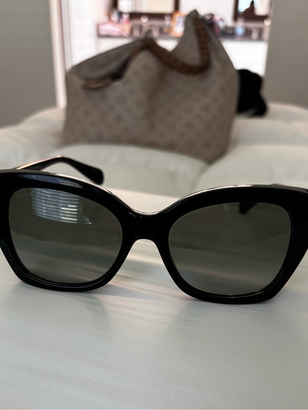 Gucci Black Oversized Women's Sunglasses - Picture 2 of 11